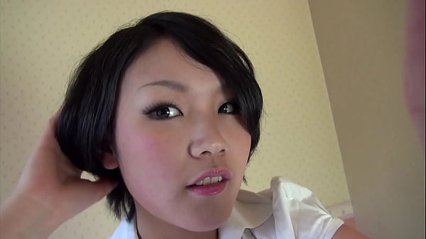 Die süße J-Teen Sari lässt sich von ihrem Stiefvater ihre haarige Muschi benutzen