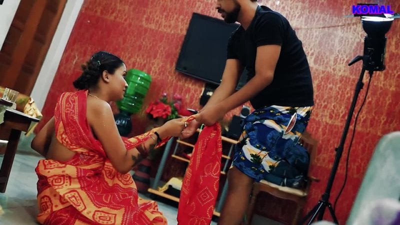 女佣被主人诱惑并强迫他妈的德西印度青少年👅😱🍆